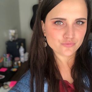 Meet your Posher, Jade